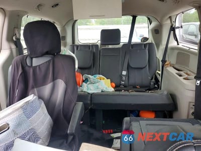Zdjęcie 10 z 13 samochodu: 2014 CHRYSLER TOWN AND COUNTRY VIN:2C4RC1BG3ER300935 - miniatura