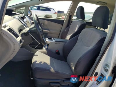 Zdjęcie 7 z 13 samochodu: 2015 TOYOTA PRIUS V TWO VIN:JTDZN3EU4FJ039117 - miniatura