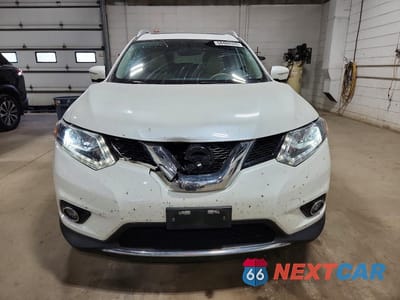 Piąte zdjęcie samochodu w środku: 2015 NISSAN ROGUE SL VIN:5N1AT2MVXFC794831 - miniatura