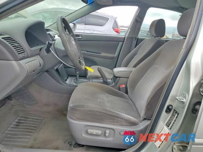 Zdjęcie 7 z 12 samochodu: 2005 TOYOTA CAMRY LE VIN:JTDBE32K453034684 - miniatura