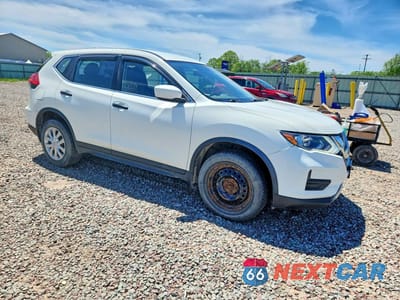 Czwarte zdjęcie samochodu z boku: 2017 NISSAN ROGUE S VIN:JN8AT2MVXHW024932 - miniatura