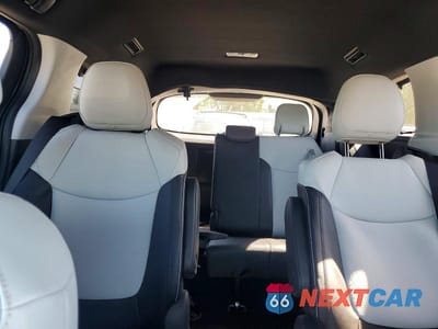 Zdjęcie 10 z 13 samochodu: 2026 TOYOTA SIENNA XSE VIN:5TDXSKFC9TS232538 - miniatura