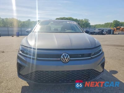 Piąte zdjęcie samochodu w środku: 2025 VOLKSWAGEN JETTA SPORT VIN:3VWBX7BU9SM052544 - miniatura