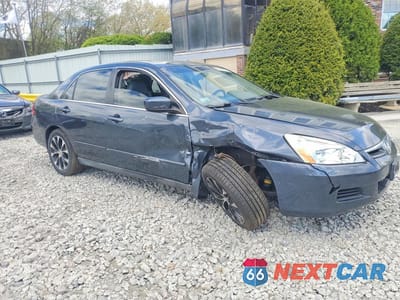 Czwarte zdjęcie samochodu z boku: 2007 HONDA ACCORD LX VIN:1HGCM66377A032097 - miniatura