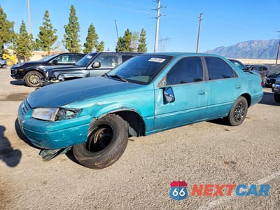 1998 TOYOTA CAMRY LE JT2BG22K6W0240248 - główne zdjęcie licytacji z USA - miniatura