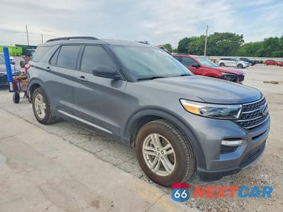 Czwarte zdjęcie samochodu z boku: 2021 FORD EXPLORER XLT VIN:1FMSK7DH3MGA50105 - miniatura