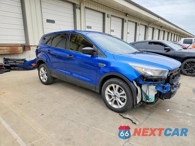 Czwarte zdjęcie samochodu z boku: 2019 FORD ESCAPE S VIN:1FMCU0F7XKUC23322 - miniatura