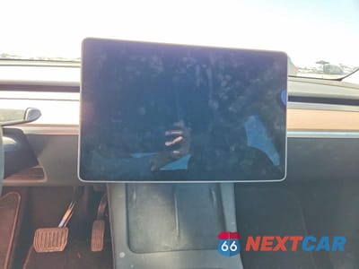 Zdjęcie 9 z 14 samochodu: 2025 TESLA MODEL Y VIN:7SAYGDEE7SF265547 - miniatura