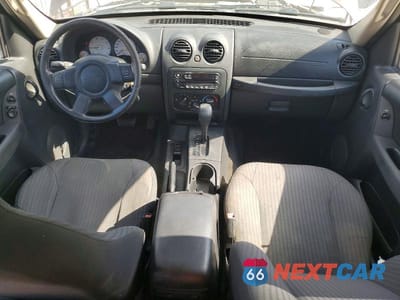 Zdjęcie 8 z 13 samochodu: 2004 JEEP LIBERTY SPORT VIN:1J4GK48K74W244411 - miniatura