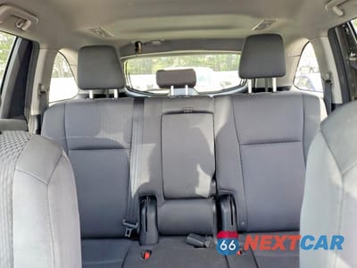 Zdjęcie 10 z 14 samochodu: 2016 TOYOTA HIGHLANDER LE VIN:5TDBKRFH3GS271405 - miniatura