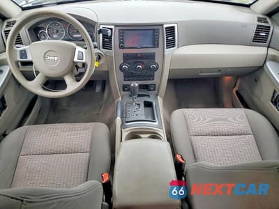 Zdjęcie 8 z 13 samochodu: 2009 JEEP GRAND CHEROKEE LAREDO VIN:1J8GR48K99C549329 - miniatura