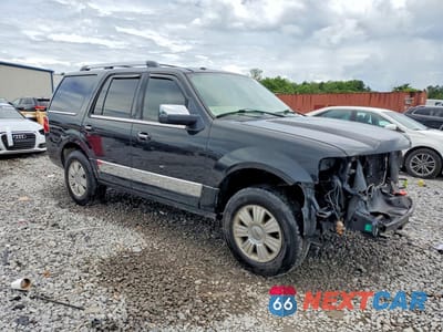 Czwarte zdjęcie samochodu z boku: 2012 LINCOLN NAVIGATOR VIN:5LMJJ2H56CEL08819 - miniatura