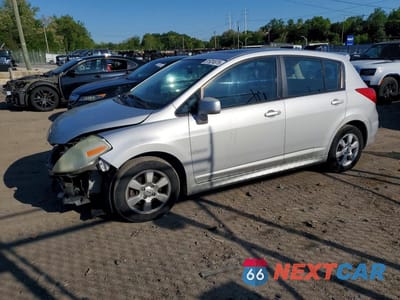 2009 NISSAN VERSA 1.8 S 3N1BC13E39L372772 - główne zdjęcie licytacji z USA - miniatura