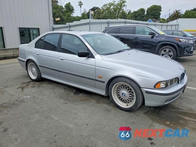 Czwarte zdjęcie samochodu z boku: 2000 BMW 528 I AUTOMATIC VIN:WBADM6343YGU06491 - miniatura