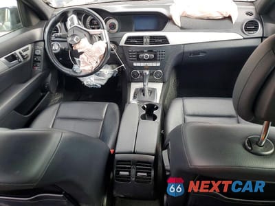 Zdjęcie 8 z 12 samochodu: 2013 MERCEDES-BENZ C 250 VIN:WDDGF4HBXDF973776 - miniatura
