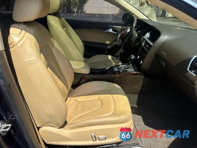 Piąte zdjęcie samochodu w środku: 2015 AUDI A5 PREMIUM PLUS VIN:WAUMFAFR7FA049045 - miniatura