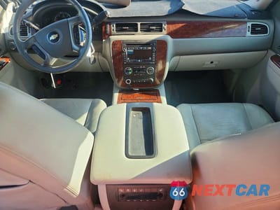 Zdjęcie 8 z 13 samochodu: 2011 CHEVROLET SUBURBAN C1500 LTZ VIN:1GNSCKE06BR390872 - miniatura