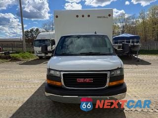 Trzecie zdjęcie samochodu z tyłu: 2019 GMC SAVANA CUT - BOX TRUCK VIN:7GZ67UCG5KN005791 - miniatura