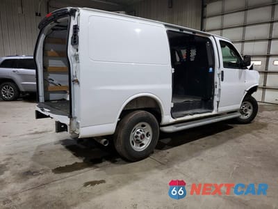 Trzecie zdjęcie samochodu z tyłu: 2025 GMC SAVANA G2500 VIN:1GTW7AFP8S1185329 - miniatura