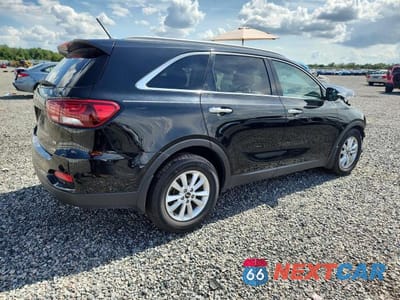Trzecie zdjęcie samochodu z tyłu: 2020 KIA SORENTO LX VIN:5XYPG4A38LG645004 - miniatura