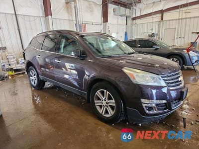 Czwarte zdjęcie samochodu z boku: 2015 CHEVROLET TRAVERSE LT VIN:1GNKVGKD6FJ143063 - miniatura