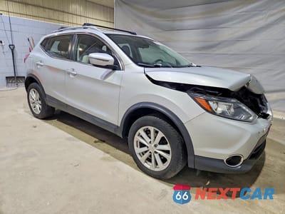 Czwarte zdjęcie samochodu z boku: 2018 NISSAN ROGUE SPORT SV VIN:JN1BJ1CR6JW287061 - miniatura