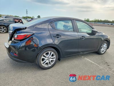 Trzecie zdjęcie samochodu z tyłu: 2017 TOYOTA YARIS IA BASE VIN:3MYDLBYV5HY180194 - miniatura