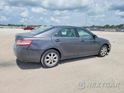 Trzecie zdjęcie samochodu z tyłu: 2011 TOYOTA CAMRY LE VIN:4T1BF3EK2BU701293 - miniatura