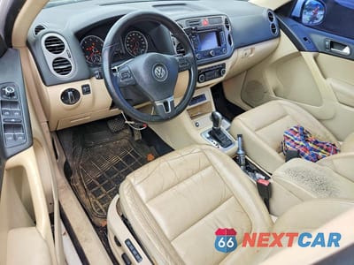 Zdjęcie 8 z 13 samochodu: 2011 VOLKSWAGEN TIGUAN S VIN:WVGAV7AX4BW545446 - miniatura