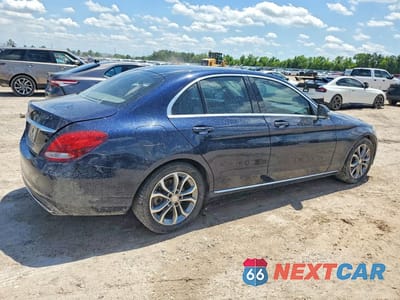 Trzecie zdjęcie samochodu z tyłu: 2016 MERCEDES-BENZ C 300 VIN:55SWF4JB7GU111042 - miniatura