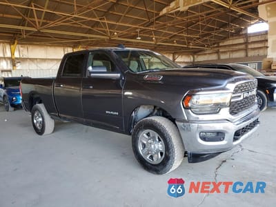 Czwarte zdjęcie samochodu z boku: 2022 RAM 2500 BIG HORN VIN:3C6UR5DL6NG298945 - miniatura