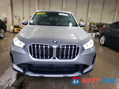 Piąte zdjęcie samochodu w środku: 2025 BMW X1 XDRIVE28I VIN:WBX73EF04S5031609 - miniatura