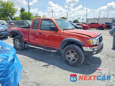Czwarte zdjęcie samochodu z boku: 2001 TOYOTA TACOMA XTRACAB PRERUNNER VIN:5TESM92N61Z824046 - miniatura