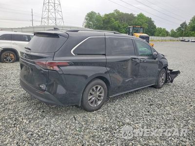 Trzecie zdjęcie samochodu z tyłu: 2025 TOYOTA SIENNA XLE 8-PASSENGER VIN:5TDYRKEC4SS244614 - miniatura