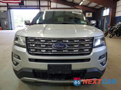 Piąte zdjęcie samochodu w środku: 2017 FORD EXPLORER XLT VIN:1FM5K8D8XHGA96023 - miniatura