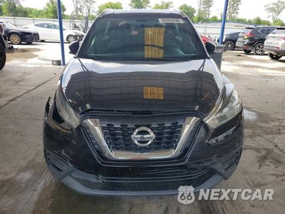 Piąte zdjęcie samochodu w środku: 2018 NISSAN KICKS S VIN:3N1CP5CU5JL541380 - miniatura
