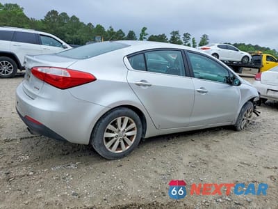 Trzecie zdjęcie samochodu z tyłu: 2014 KIA FORTE VIN:KNAFX4A86E5194350 - miniatura