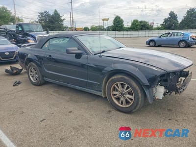 Czwarte zdjęcie samochodu z boku: 2005 FORD MUSTANG VIN:1ZVFT84N755198749 - miniatura