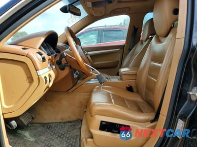 Zdjęcie 7 z 13 samochodu: 2004 PORSCHE CAYENNE VIN:WP1AC29P84LA92954 - miniatura