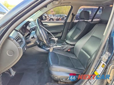 Zdjęcie 7 z 12 samochodu: 2014 BMW X1 XDRIVE28I VIN:WBAVL1C52EVY11526 - miniatura