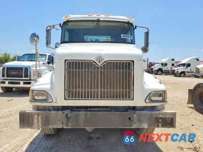 Zdjęcie 9 z 10 samochodu: 2005 INTERNATIONAL 9200I SEMI TRUCK VIN:3HSCEAPR95N056792 - miniatura