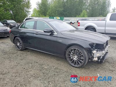 Czwarte zdjęcie samochodu z boku: 2019 MERCEDES-BENZ E AMG 53 4MATIC VIN:WDDZF6BB1KA650093 - miniatura