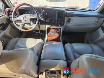 Zdjęcie 8 z 13 samochodu: 2005 CADILLAC ESCALADE LUXURY VIN:1GYEK63N35R111309 - miniatura