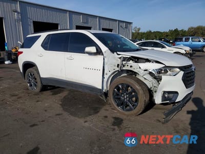 Czwarte zdjęcie samochodu z boku: 2021 CHEVROLET TRAVERSE RS VIN:1GNERJKW0MJ166447 - miniatura