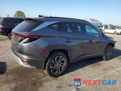 Trzecie zdjęcie samochodu z tyłu: 2025 HYUNDAI TUCSON LIMITED VIN:KM8JEDD14SU353154 - miniatura