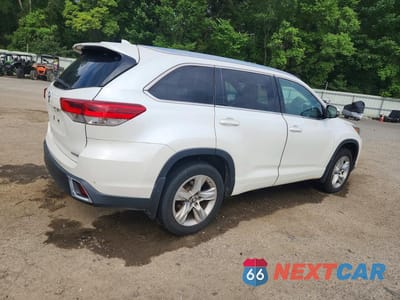 Trzecie zdjęcie samochodu z tyłu: 2018 TOYOTA HIGHLANDER LIMITED VIN:5TDYZRFH7JS239554 - miniatura