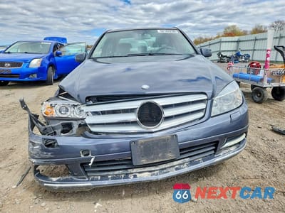 Piąte zdjęcie samochodu w środku: 2011 MERCEDES-BENZ C 300 4MATIC VIN:WDDGF8BB2BR179883 - miniatura