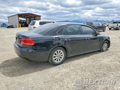 Trzecie zdjęcie samochodu z tyłu: 2013 VOLKSWAGEN PASSAT S VIN:1VWAH7A35DC013133 - miniatura