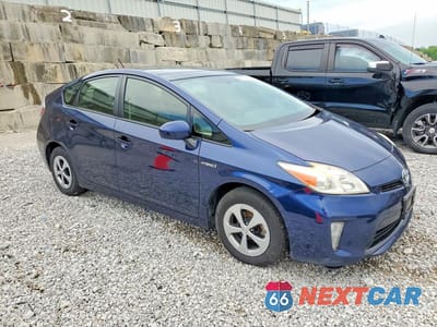 Czwarte zdjęcie samochodu z boku: 2013 TOYOTA PRIUS THREE VIN:JTDKN3DU9D1726500 - miniatura