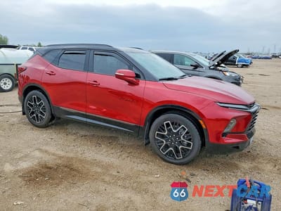 Czwarte zdjęcie samochodu z boku: 2023 CHEVROLET BLAZER RS VIN:3GNKBKRS3PS128844 - miniatura